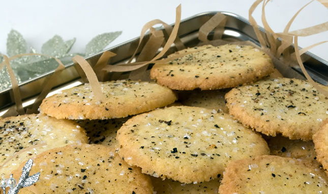 12cookies-cornmealpepper