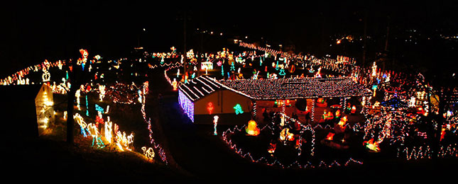XmasLights-24Hillside