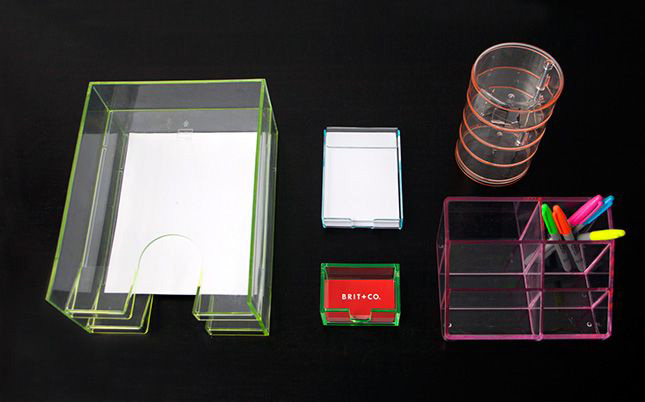 7-Desk-Accessories